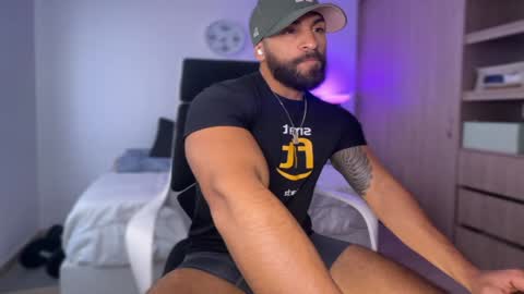 Snapshot of samdornan chatting on 02-05-25, 09:29 Sam Dornan online show from 02-05-25, 09:29