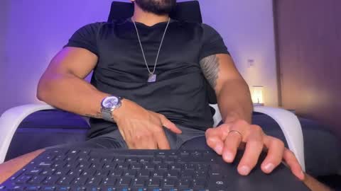 Snapshot of samdornan chatting on 02-13-25, 11:04 Sam Dornan online show from 02-13-25, 11:04