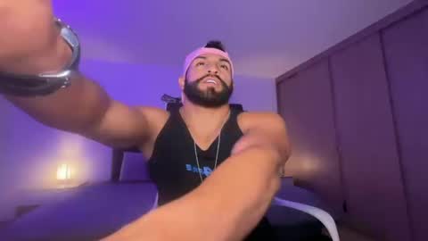 Snapshot of samdornan chatting on 02-21-25, 11:54 Sam Dornan online show from 02-21-25, 11:54