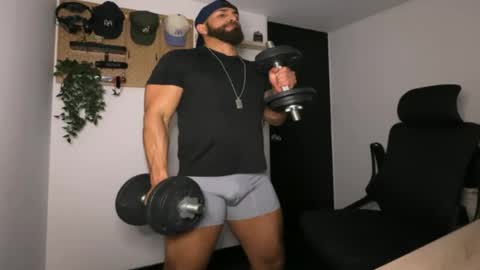 Snapshot of samdornan chatting on 02-08-26, 11:08 Sam Dornan online show from 02-08-26, 11:08