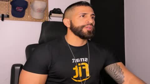 Snapshot of samdornan chatting on 02-25-26, 12:42 Sam Dornan online show from 02-25-26, 12:42