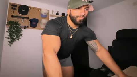 Snapshot of samdornan chatting on 02-26-26, 12:53 Sam Dornan online show from 02-26-26, 12:53