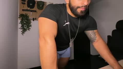 Snapshot of samdornan chatting on 03-03-26, 01:01 Sam Dornan online show from 03-03-26, 01:01