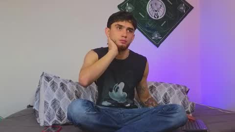 Snapshot of samevansx chatting on 09-25-25, 02:32 samevansx online show from 09-25-25, 02:32