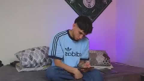 Snapshot of samevansx chatting on 10-09-25, 01:42 samevansx online show from 10-09-25, 01:42