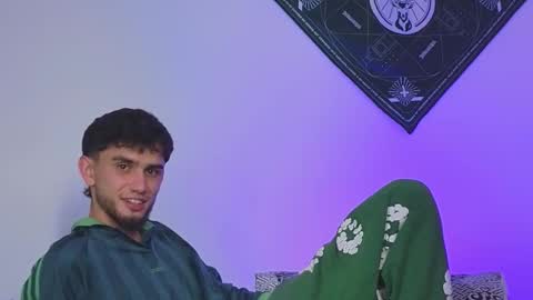 Snapshot of samevansx chatting on 10-16-25, 04:08 samevansx online show from 10-16-25, 04:08