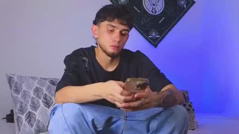 Snapshot of samevansx chatting on 11-08-25, 07:56 samevansx online show from 11-08-25, 07:56