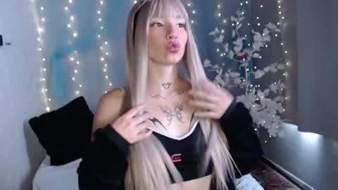 Snapshot of samigarcia chatting on 11-17-25, 04:13 Samigarcia online show from 11-17-25, 04:13