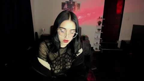 Snapshot of samismith77 chatting on 02-22-25, 04:07 SARA online show from 02-22-25, 04:07