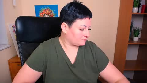 Snapshot of sammy_playful chatting on 02-18-25, 11:08 sammy online show from 02-18-25, 11:08