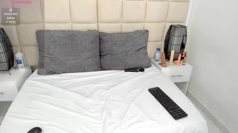 Snapshot of sammy_uwu1 chatting on 10-26-25, 02:01 Nice to meet you guys my name is Lina. online show from 10-26-25, 02:01