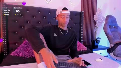 sammyyadams_ online show from 09-26-25, 09:08