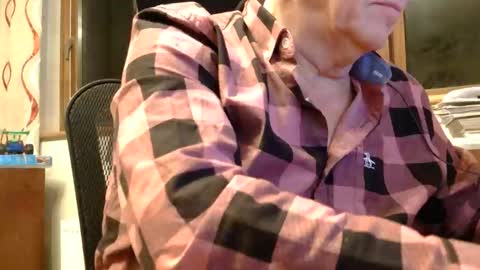 Snapshot of samsenior70 chatting on 10-16-25, 10:44 Sam online show from 10-16-25, 10:44