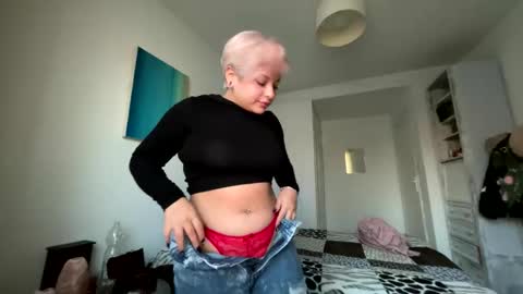 Snapshot of samymoon3 chatting on 11-01-25, 05:04 Samymoon online show from 11-01-25, 05:04