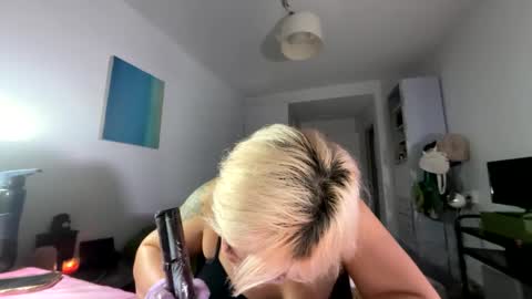 Snapshot of samymoon3 chatting on 11-06-25, 07:15 Samymoon online show from 11-06-25, 07:15