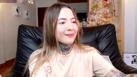 Snapshot of samyortiz_ chatting on 12-28-24, 02:43 Samy and Juan online show from 12-28-24, 02:43