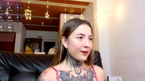 Snapshot of samyortiz_ chatting on 01-03-25, 01:59 Samy and Juan online show from 01-03-25, 01:59