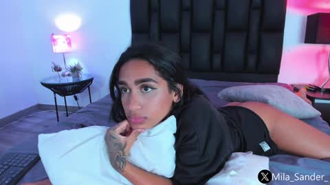 Snapshot of sander_mila chatting on 01-05-25, 11:33 MilaSander online show from 01-05-25, 11:33