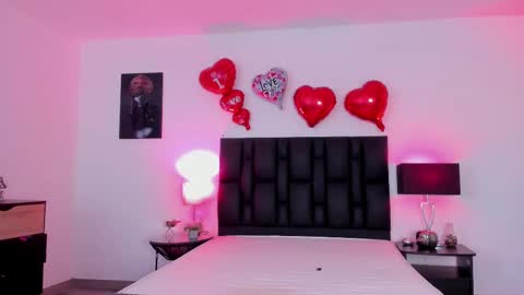 Snapshot of sander_mila chatting on 02-15-25, 02:37 MilaSander online show from 02-15-25, 02:37