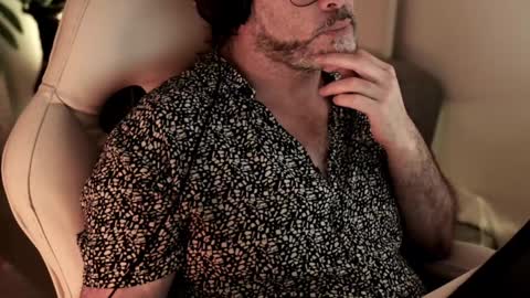 Sanders online show from 12-24-24, 05:27