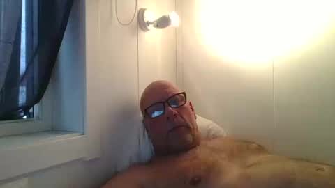 Snapshot of sandnesrune523 chatting on 03-12-26, 05:57 sandnesrune523 online show from 03-12-26, 05:57