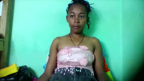 Snapshot of sandra1253099 chatting on 03-08-26, 06:39 sandra1253099 online show from 03-08-26, 06:39