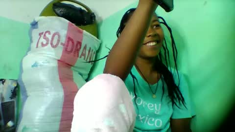 Snapshot of sandra1253099 chatting on 03-12-26, 07:25 sandra1253099 online show from 03-12-26, 07:25