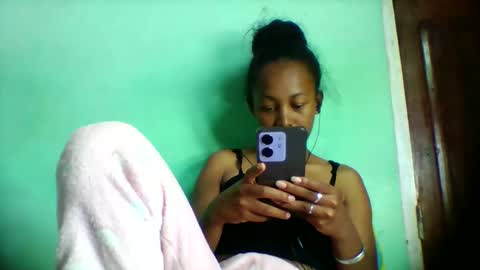 Snapshot of sandra1253099 chatting on 04-10-26, 07:13 sandra1253099 online show from 04-10-26, 07:13