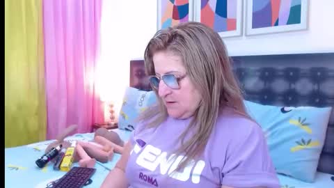 Snapshot of sandra_20_ chatting on 02-02-26, 11:09 SANDRA online show from 02-02-26, 11:09