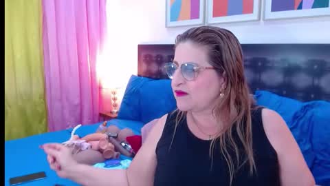 Snapshot of sandra_20_ chatting on 03-03-26, 11:27 SANDRA online show from 03-03-26, 11:27