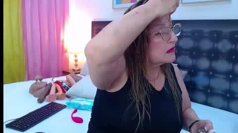 Snapshot of sandra_20_ chatting on 04-08-26, 11:10 SANDRA online show from 04-08-26, 11:10