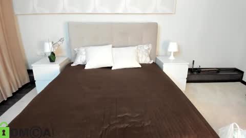 Sandra online show from 10-10-25, 01:15