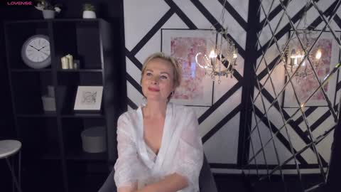 Sandra online show from 01-29-25, 09:01