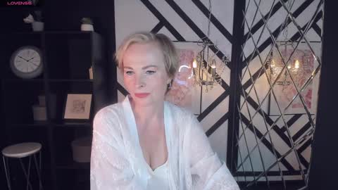Sandra online show from 01-31-25, 08:32