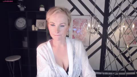 Sandra online show from 02-04-25, 08:24