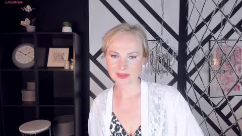 Sandra online show from 02-08-25, 11:55