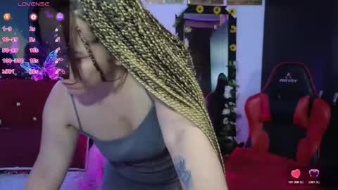 Snapshot of sandraossa chatting on 11-27-25, 02:30 sandraossa online show from 11-27-25, 02:30