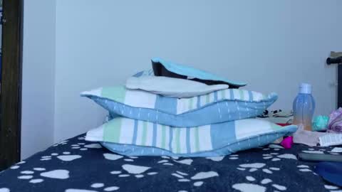 Snapshot of sandylau_ chatting on 10-10-25, 10:31 sandy online show from 10-10-25, 10:31