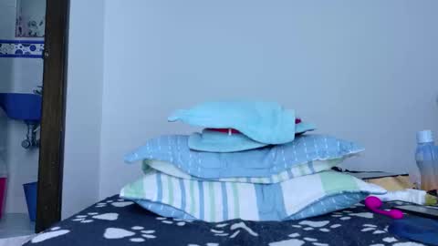 Snapshot of sandylau_ chatting on 10-15-25, 08:53 sandy online show from 10-15-25, 08:53