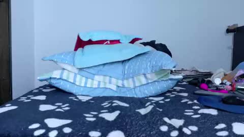 Snapshot of sandylau_ chatting on 10-16-25, 12:06 sandy online show from 10-16-25, 12:06