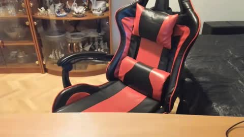 Sandy online show from 12-04-24, 01:53