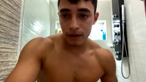 Snapshot of santi36rt chatting on 10-13-25, 06:08 santi36rt online show from 10-13-25, 06:08