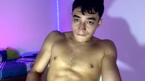 Snapshot of santi36rt chatting on 11-15-25, 01:36 santi36rt online show from 11-15-25, 01:36