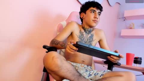 Snapshot of santiabader chatting on 10-26-25, 03:40 SantiAbader online show from 10-26-25, 03:40