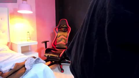 Snapshot of santiabader chatting on 11-07-25, 06:19 SantiAbader online show from 11-07-25, 06:19