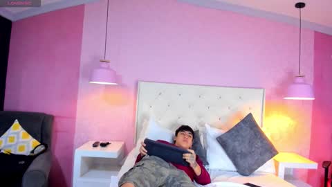 Snapshot of santiabader chatting on 11-09-25, 12:36 SantiAbader online show from 11-09-25, 12:36