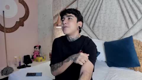 Snapshot of santiabader chatting on 11-12-25, 12:27 SantiAbader online show from 11-12-25, 12:27