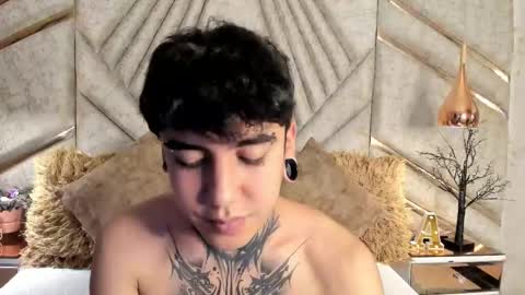 Snapshot of santiabader chatting on 11-14-25, 12:37 SantiAbader online show from 11-14-25, 12:37