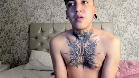 Snapshot of santiabader chatting on 12-01-25, 12:15 SantiAbader online show from 12-01-25, 12:15