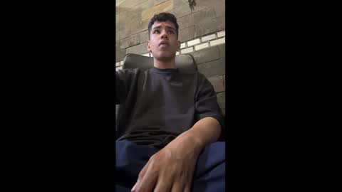 Snapshot of santiago_foxx chatting on 10-31-25, 08:54 santi online show from 10-31-25, 08:54